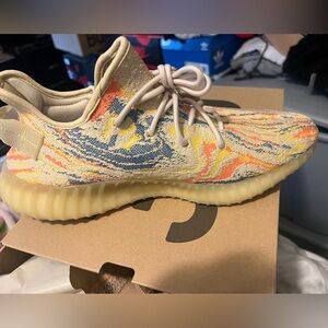 YEEZY FRUITY PEBBLES MENS SIZE 11 brand new with box